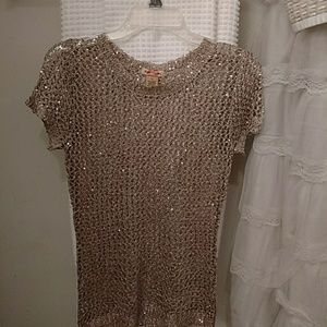 Very pretty layering top with very tiny sequins